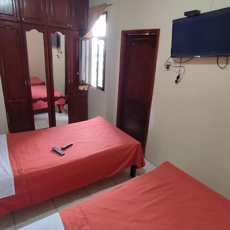 Hostal Matro Machala Bagian luar foto