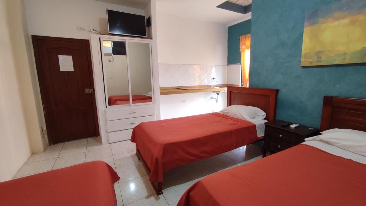 Hostal Matro Machala Bagian luar foto