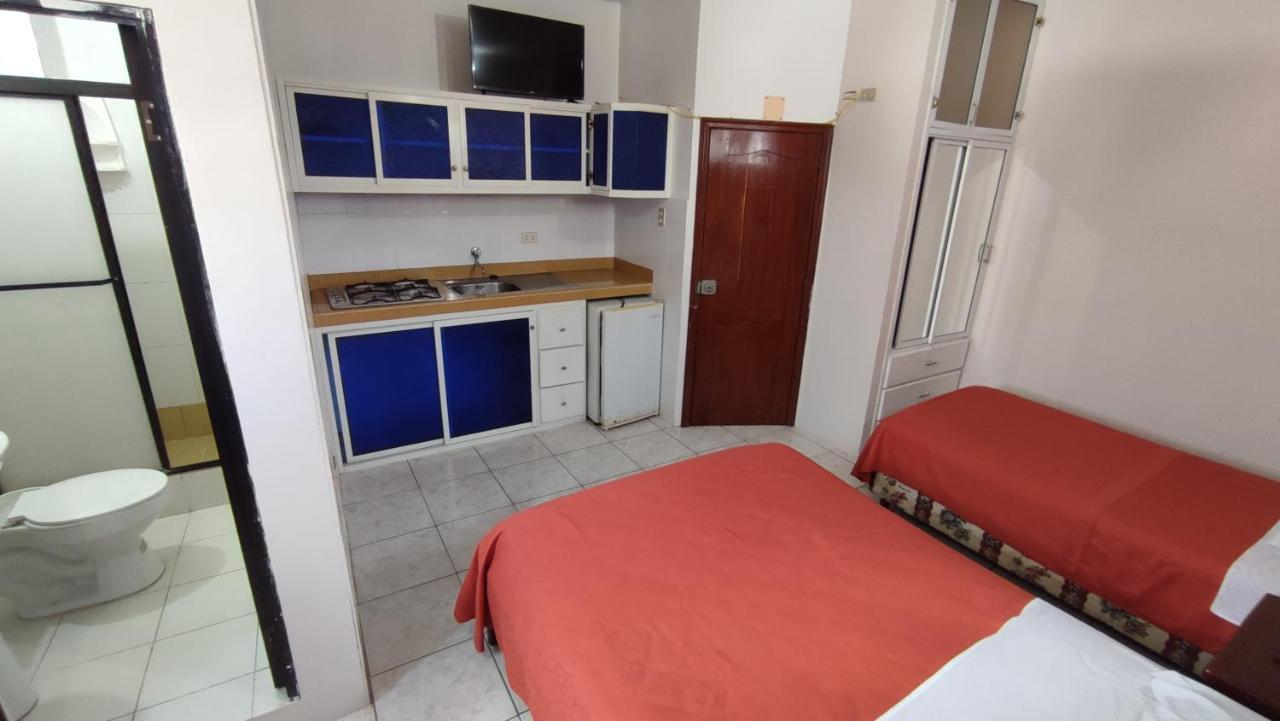 Hostal Matro Machala Bagian luar foto